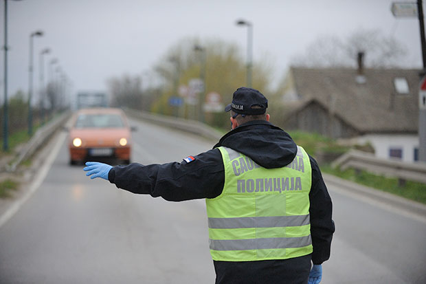Дивљао по селу: Полиција га ухапсила јер је возио 150 на сат